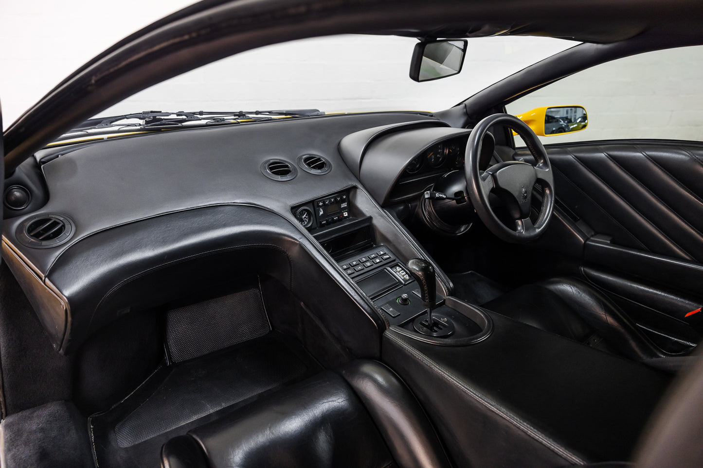 1995 Lamborghini Diablo VT - 97 800kms