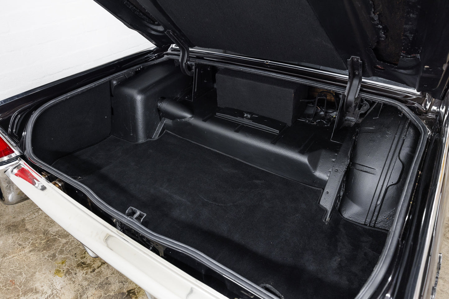 1964 Lincon Continental - 72 860 miles showing