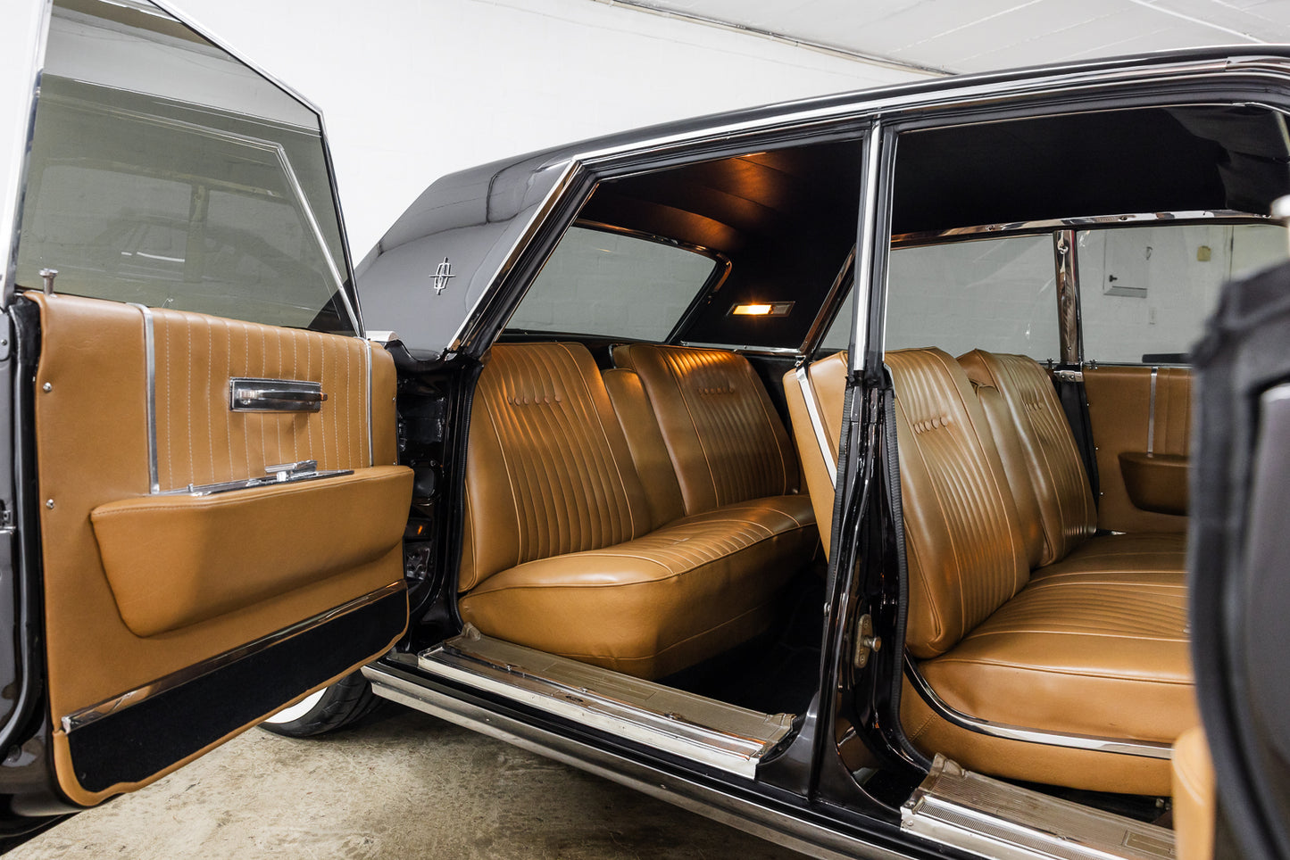 1964 Lincon Continental - 72 860 miles showing