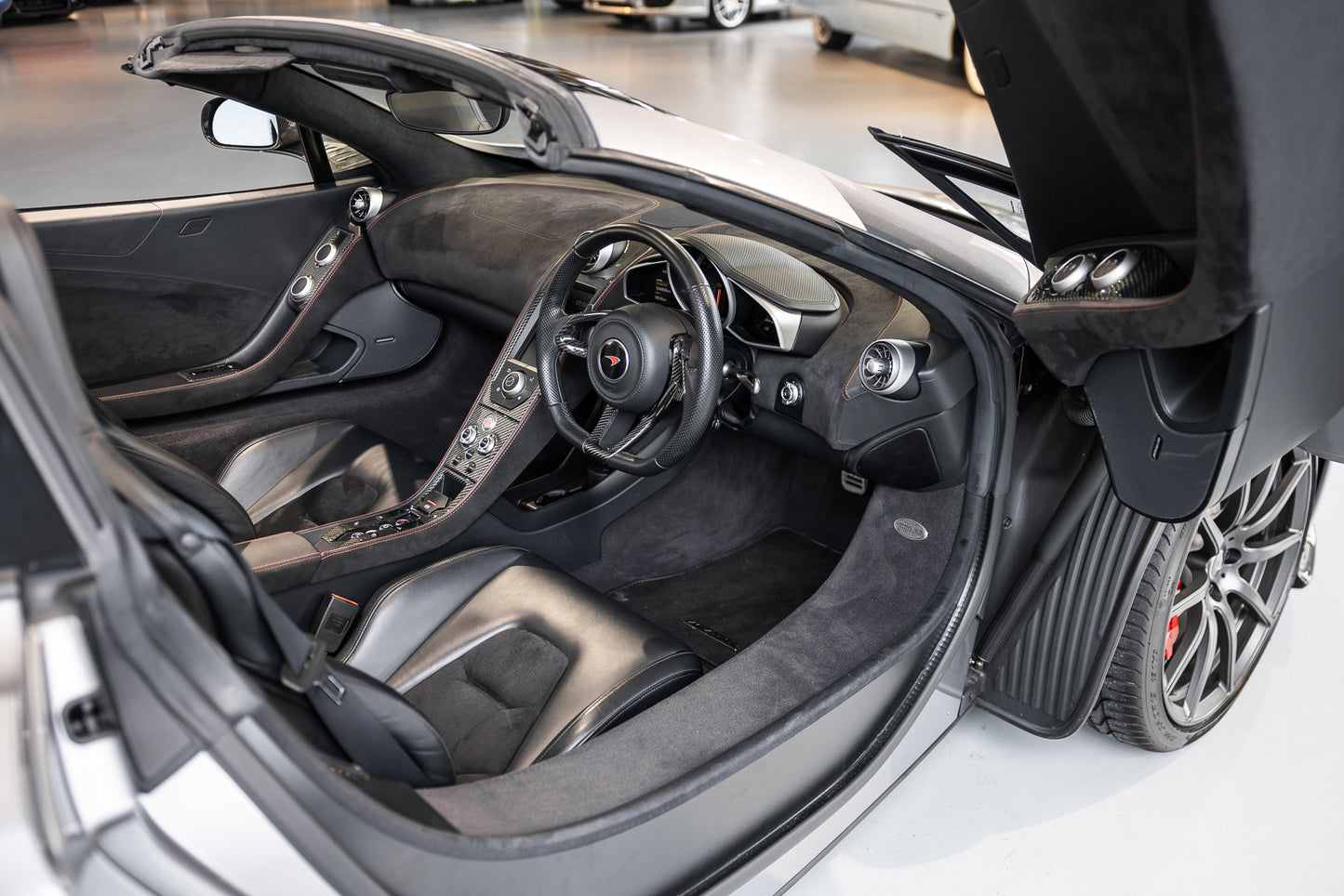 2014 Mclaren MP4-12C Spider - 12 400kms