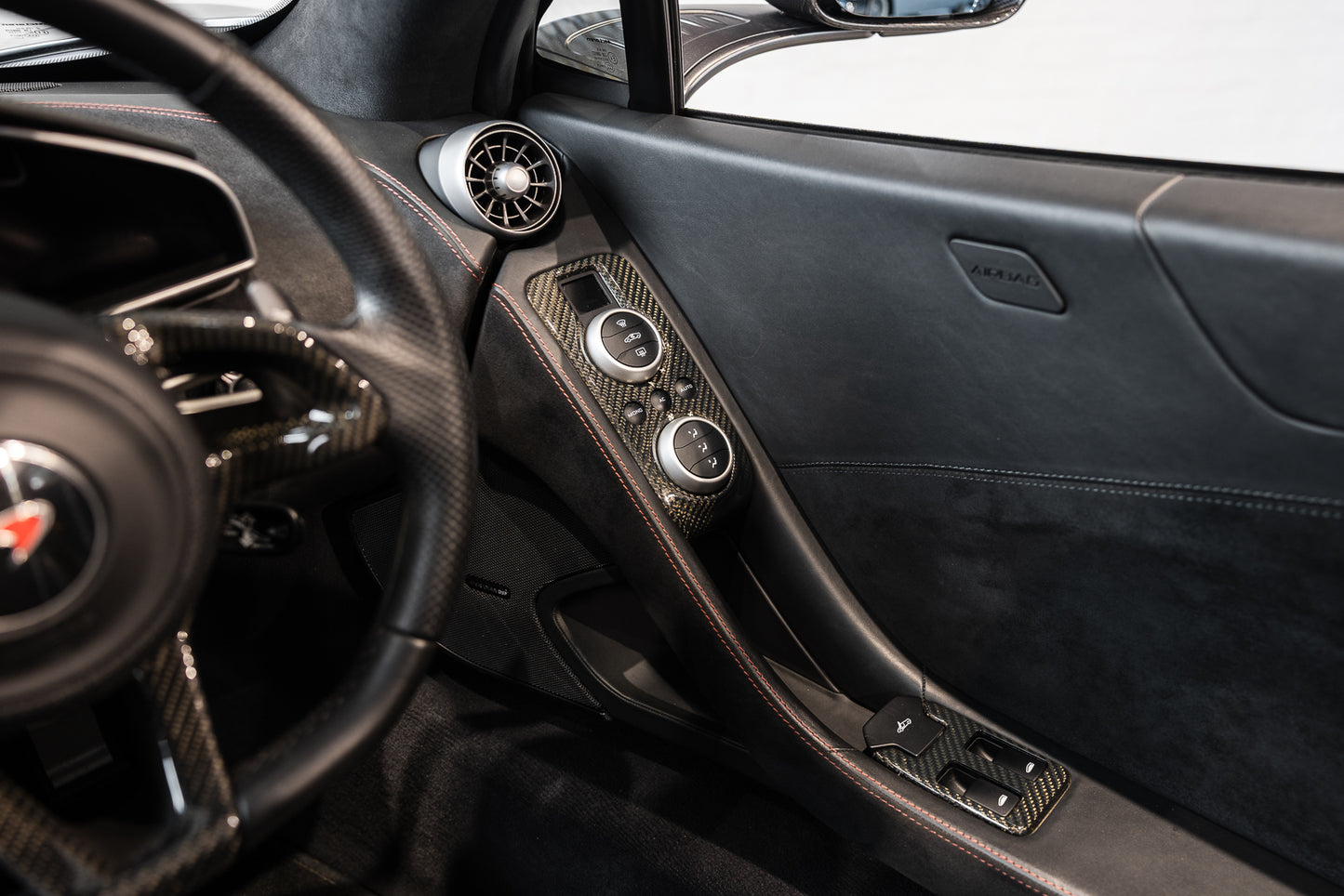 2014 Mclaren MP4-12C Spider - 12 400kms