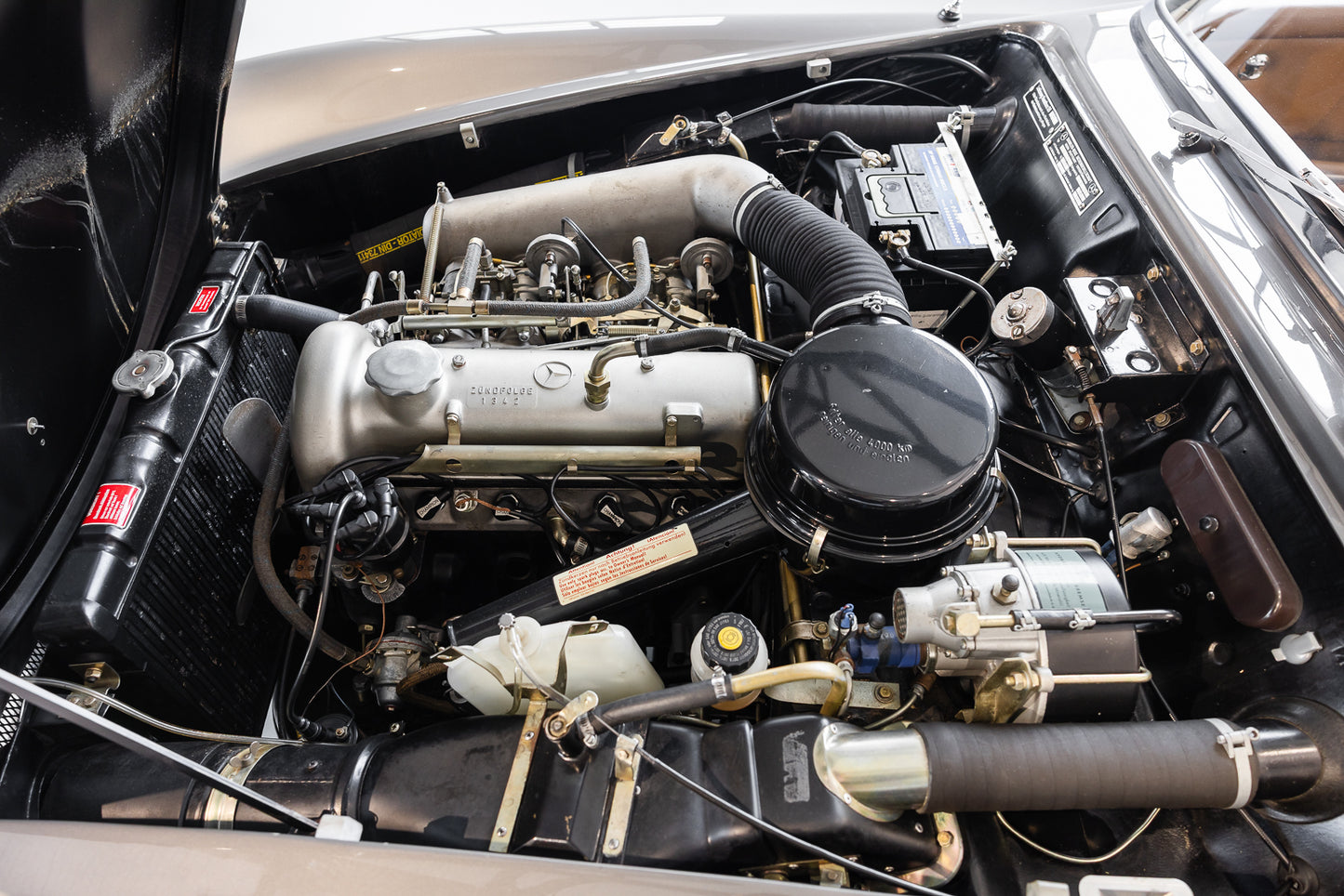 1958 Mercedes 190SL LHD - 4 754 km showing