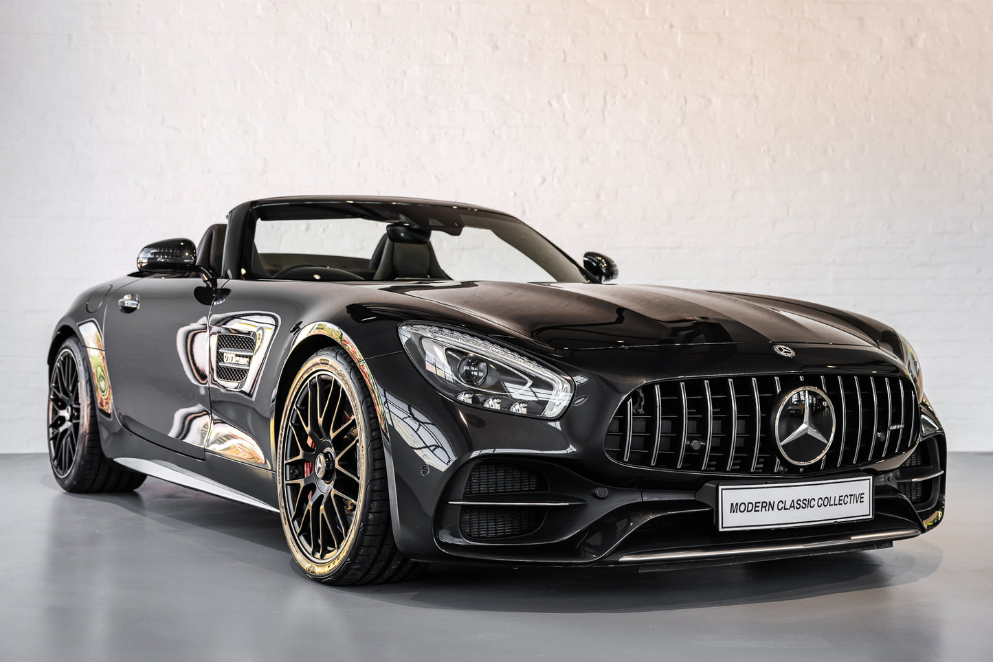 2019 Mercedes AMG GT C - 41 100kms