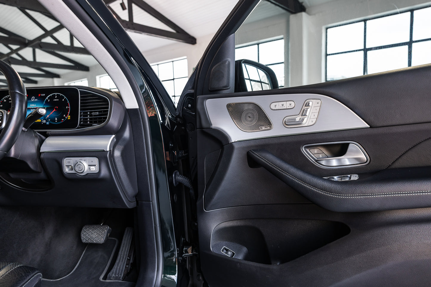 2021 Mercedes GLE400D AMG - 36 750kms