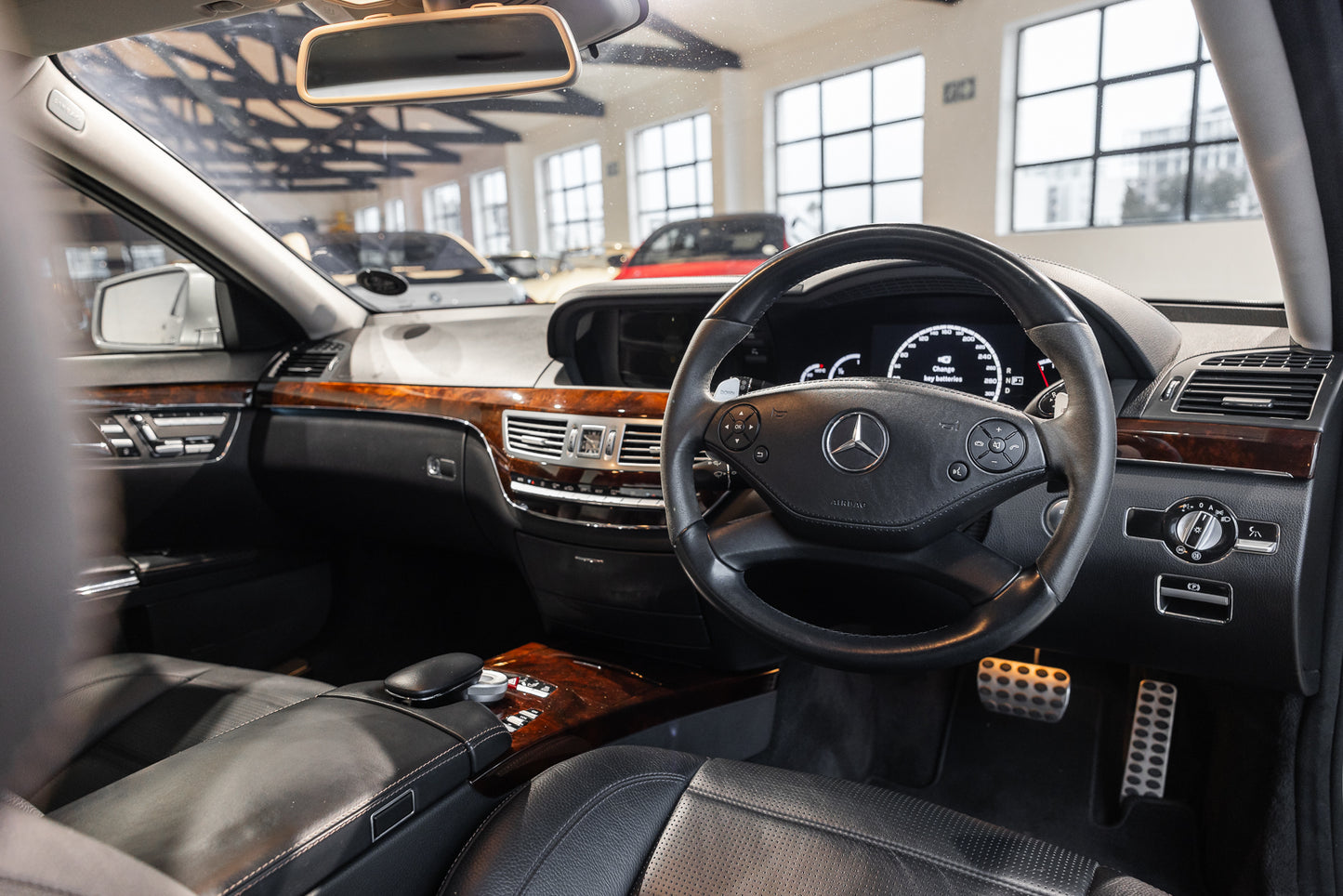 2011 Mercedes S63 Sedan - 78 000kms