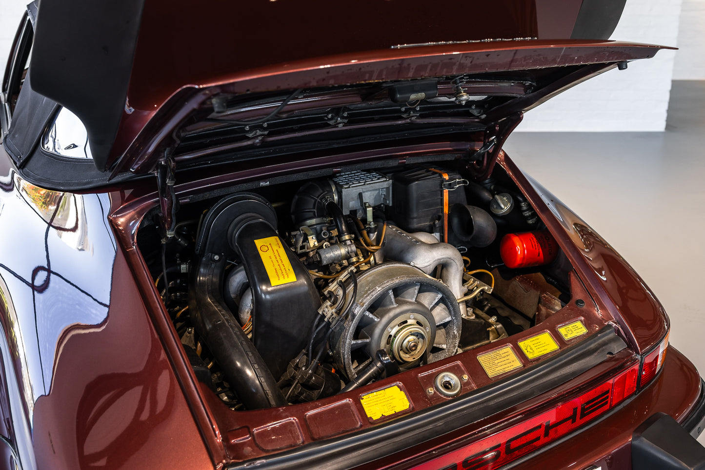 1984 Porsche 911 Carrera Cabriolet - 129 246 miles