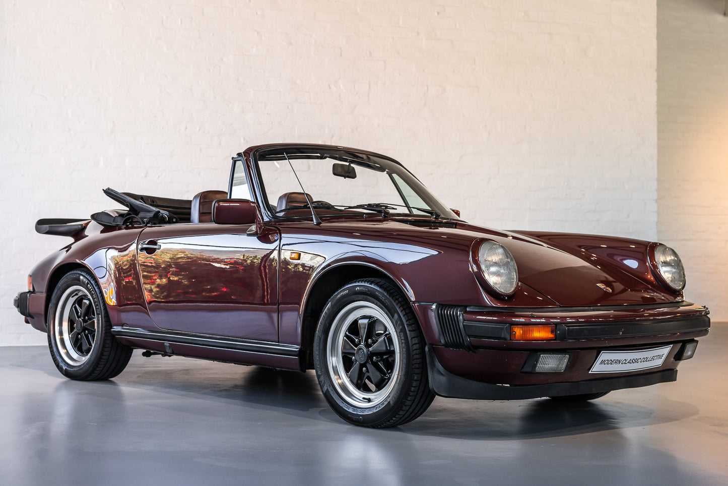 1984 Porsche 911 Carrera Cabriolet - 129 246 miles