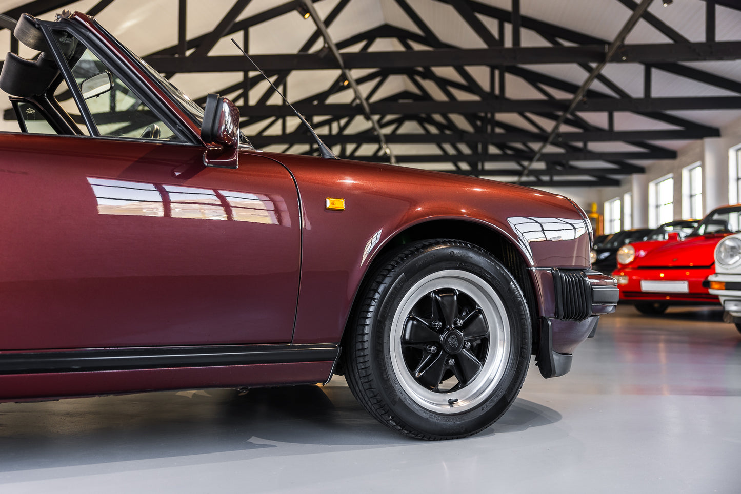 1984 Porsche 911 Carrera Cabriolet - 129 246 miles