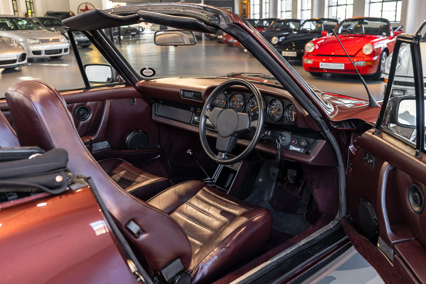 1984 Porsche 911 Carrera Cabriolet - 129 246 miles