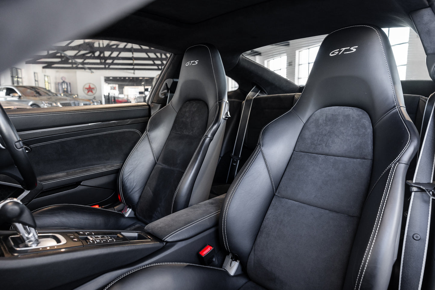 2016 Porsche 991.1 Carrera 4GTS - 16 500kms