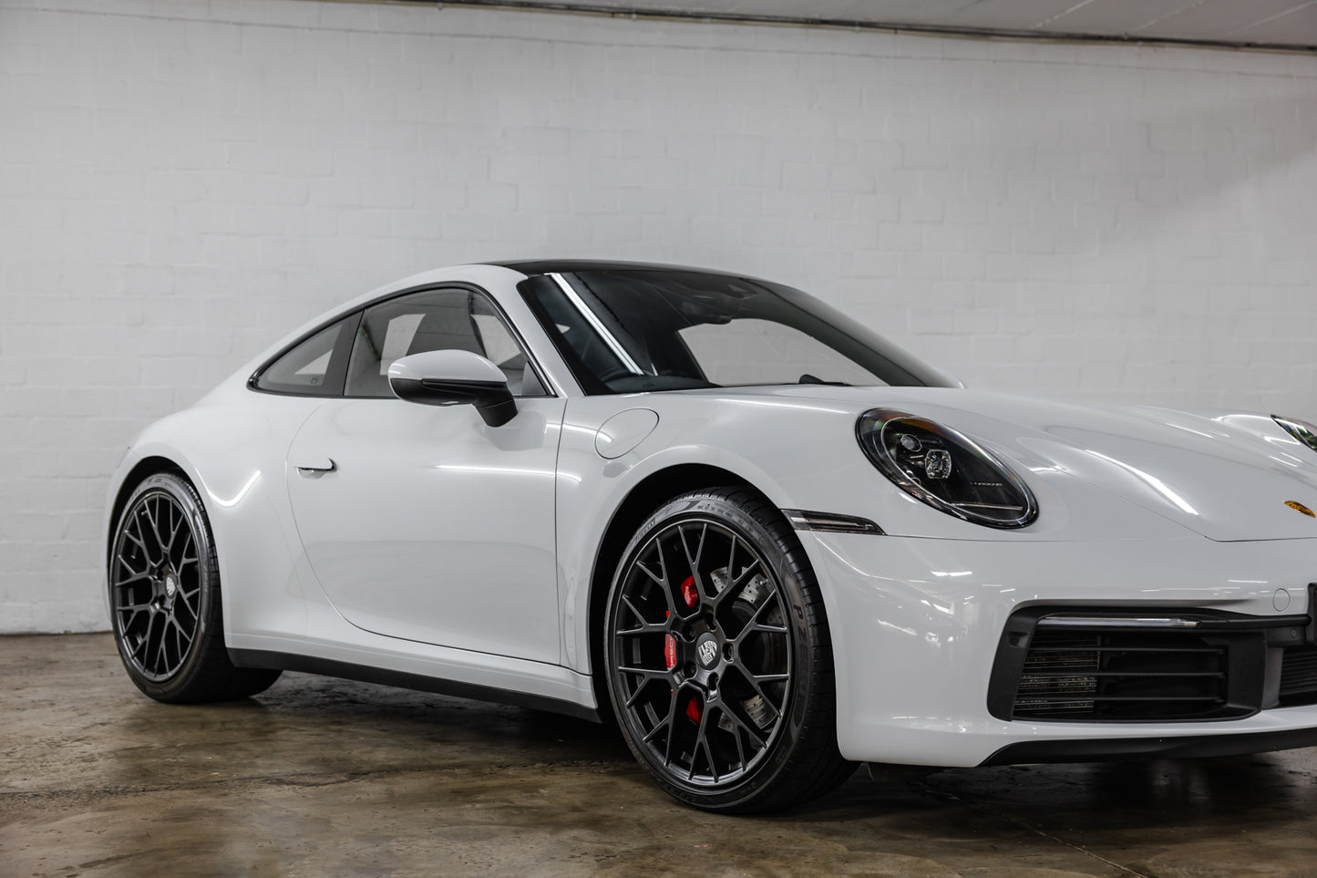 2021 Porsche 992 Carrera S - 11 600kms