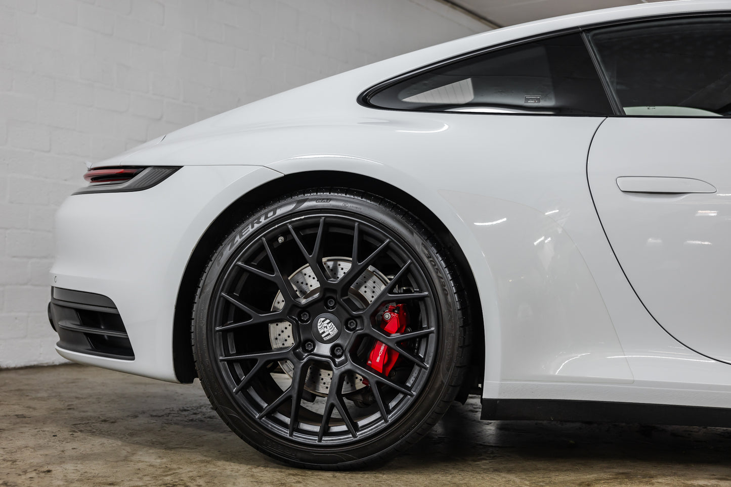 2021 Porsche 992 Carrera S - 11 600kms