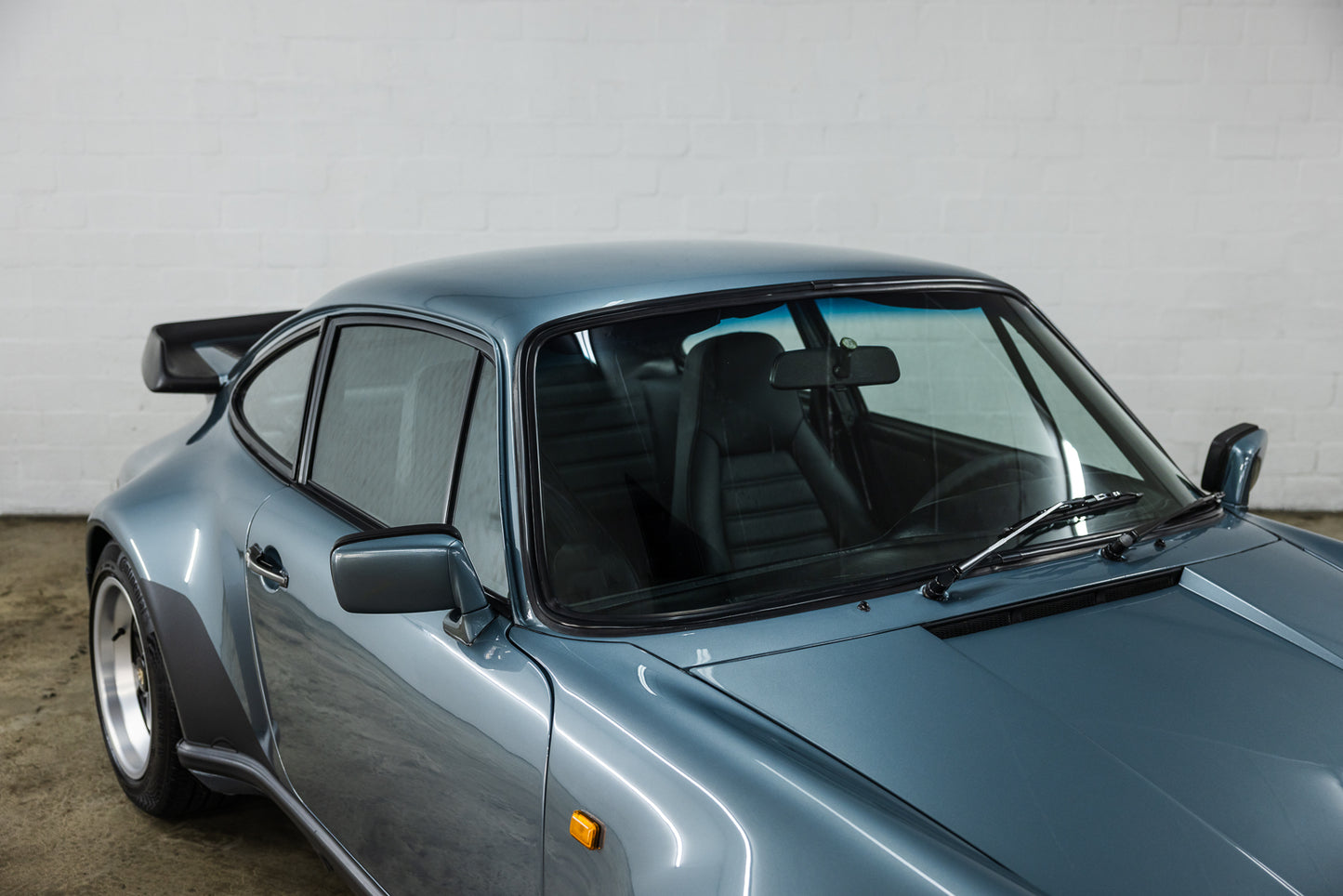 1984 Porsche 911 Carrera - 154 392kms