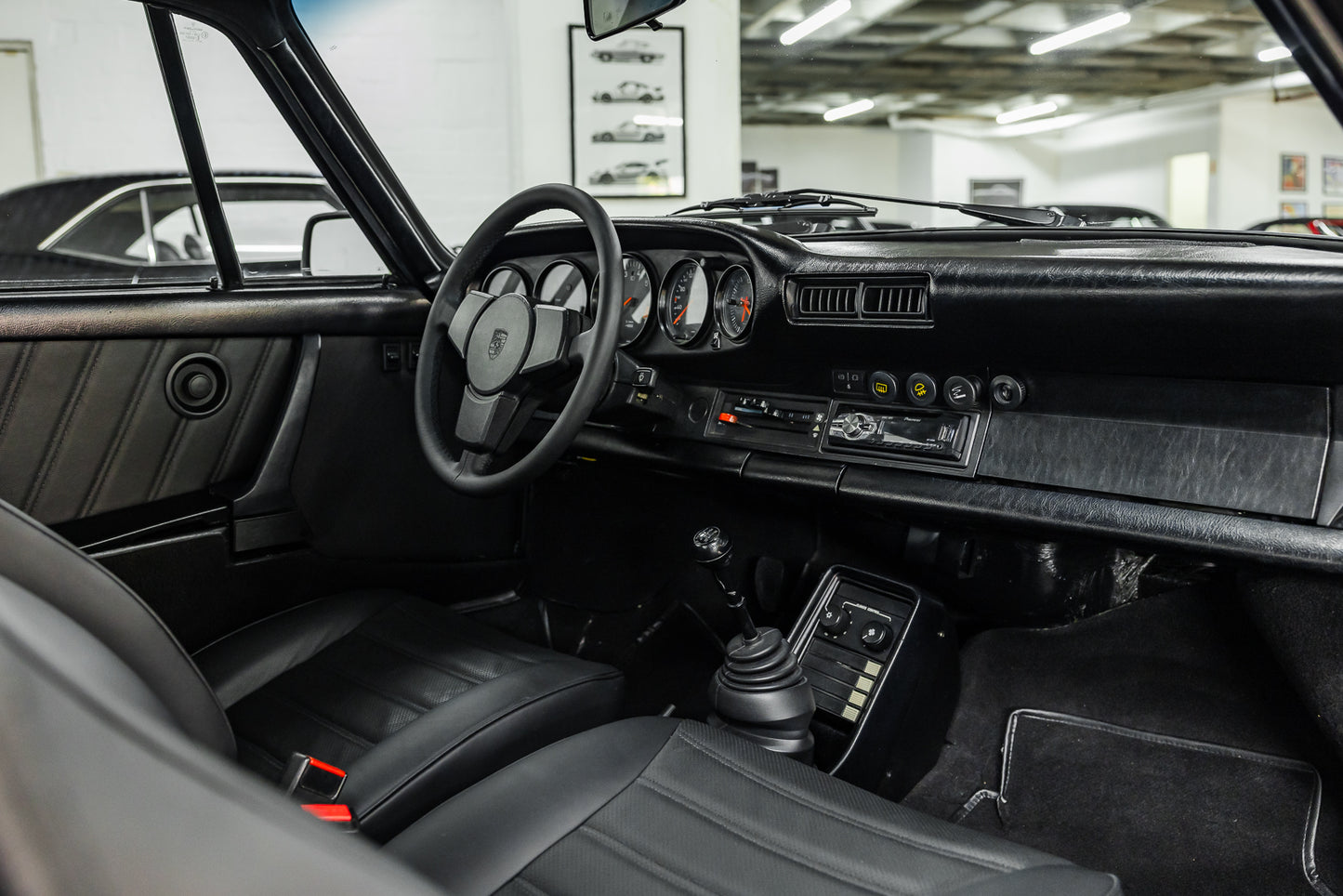 1984 Porsche 911 Carrera - 154 392kms