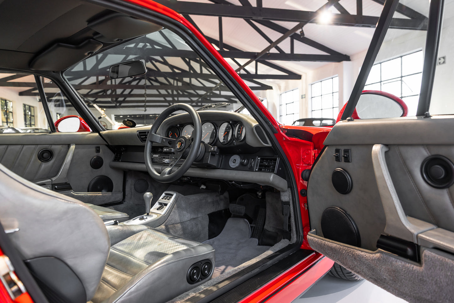 1991 Porsche 964 Carrera 2 - Tip Tronic - 141 650kms