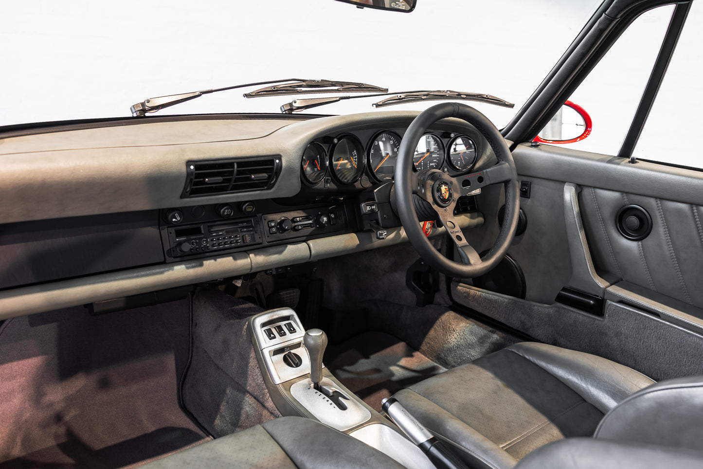 1991 Porsche 964 Carrera 2 - Tip Tronic - 141 650kms
