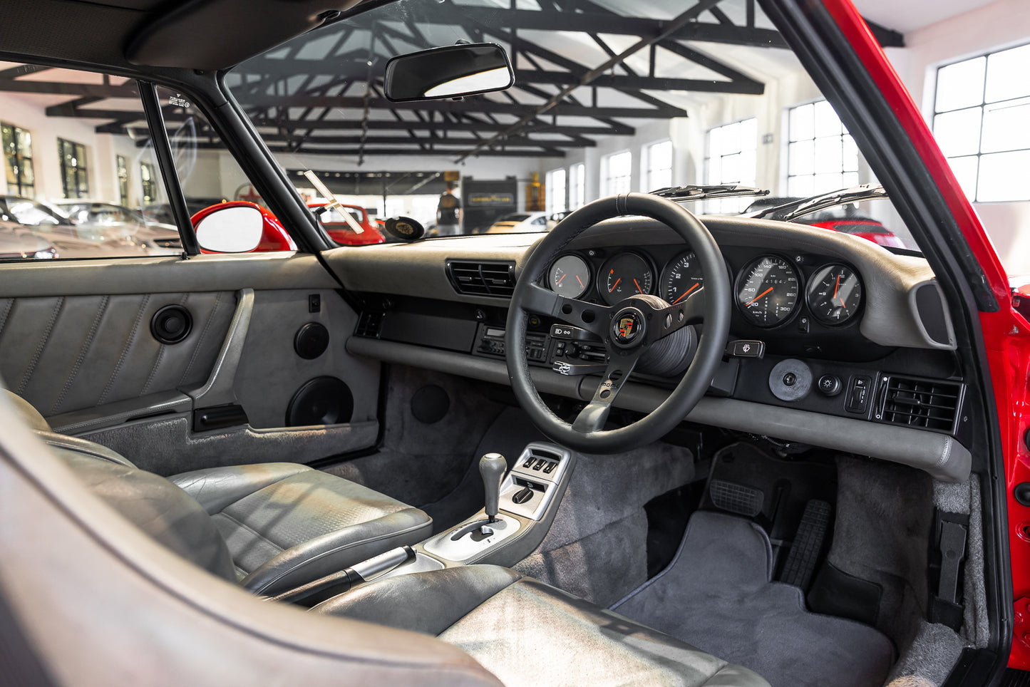 1991 Porsche 964 Carrera 2 - Tip Tronic - 141 650kms