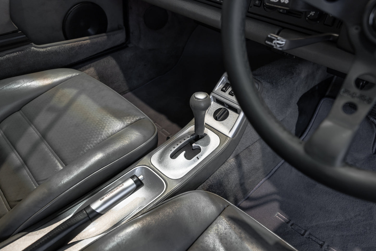 1991 Porsche 964 Carrera 2 - Tip Tronic - 141 650kms