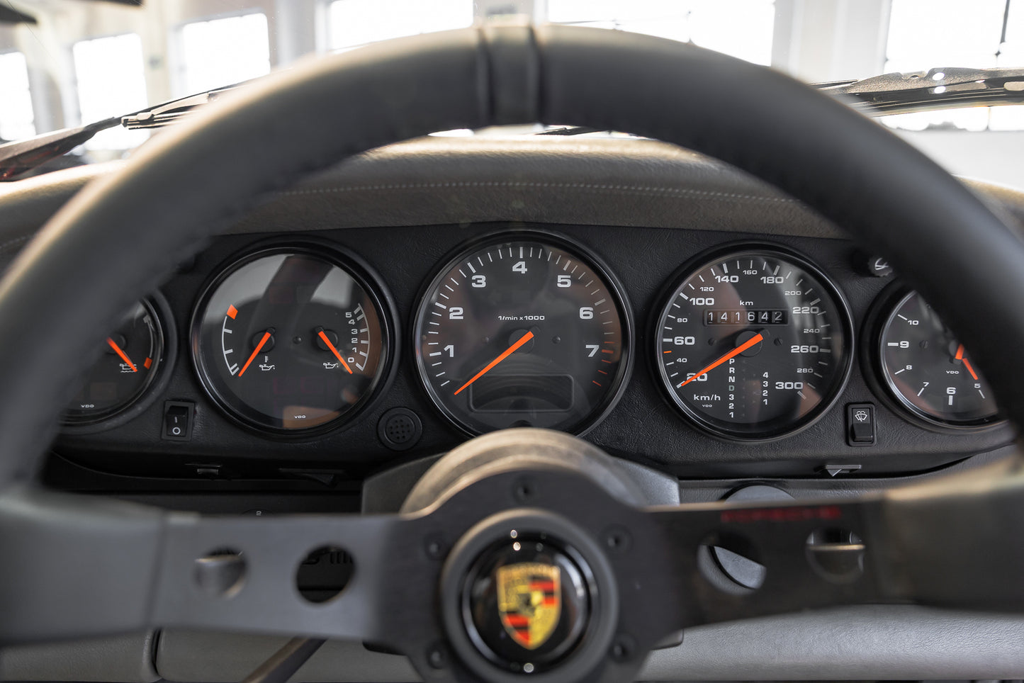 1991 Porsche 964 Carrera 2 - Tip Tronic - 141 650kms