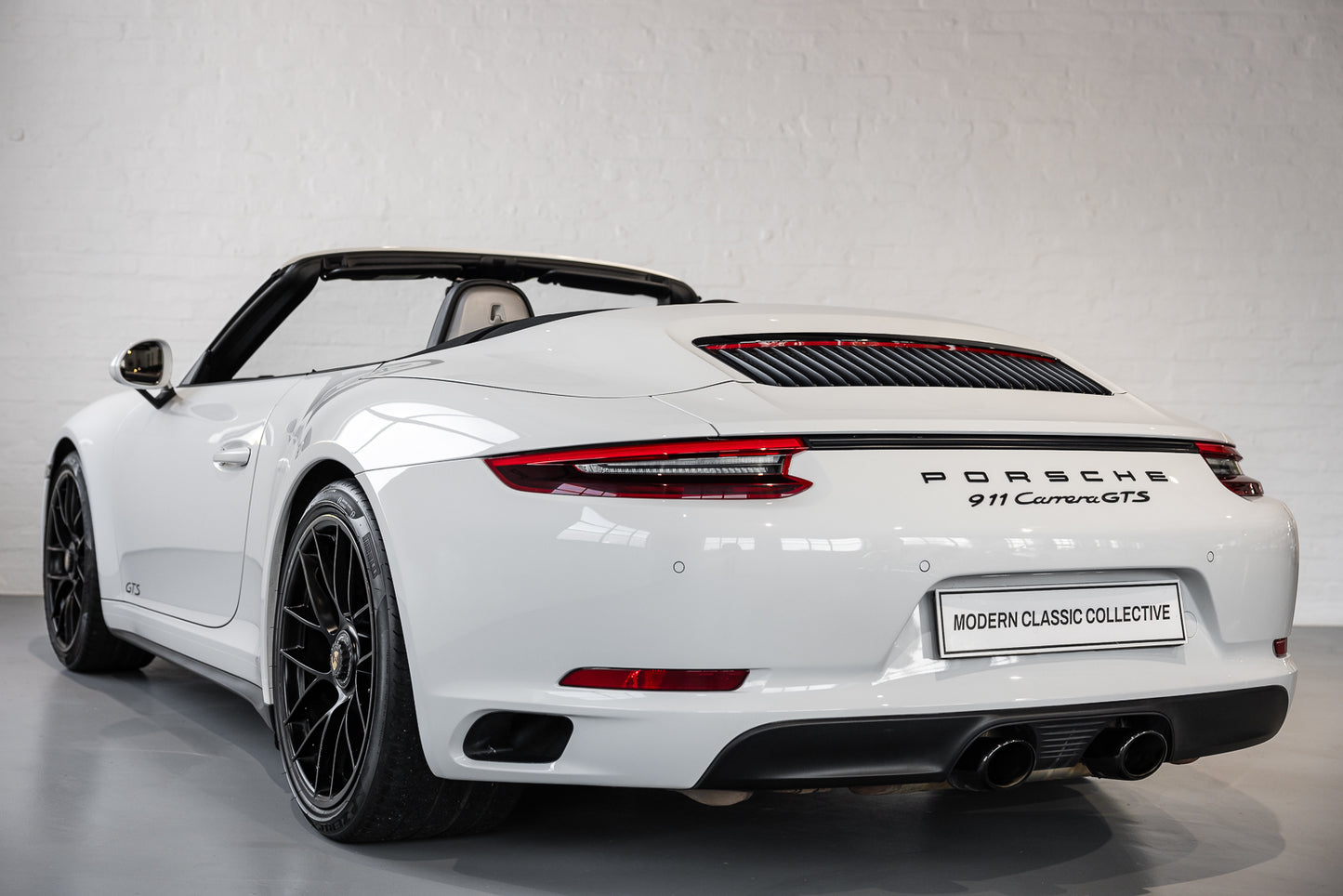 2018 Porsche 991.2 GTS Cabriolet - 62 620kms