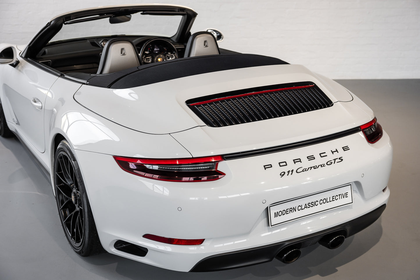 2018 Porsche 991.2 GTS Cabriolet - 62 620kms
