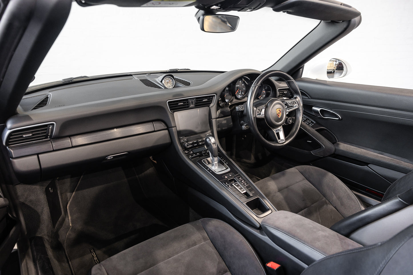 2018 Porsche 991.2 GTS Cabriolet - 62 620kms