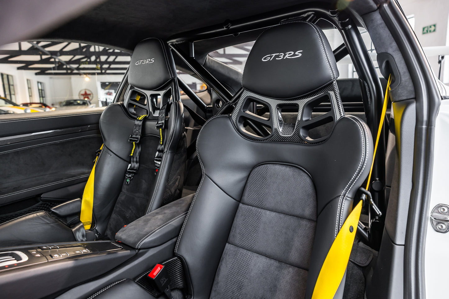 2018 Porsche GT3 RS - 5 400kms