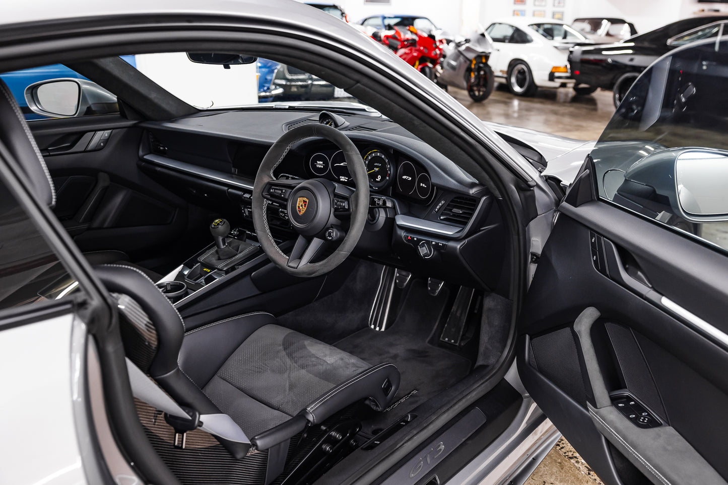 2022 Porsche 992.1 GT3 Manual - 3 750kms