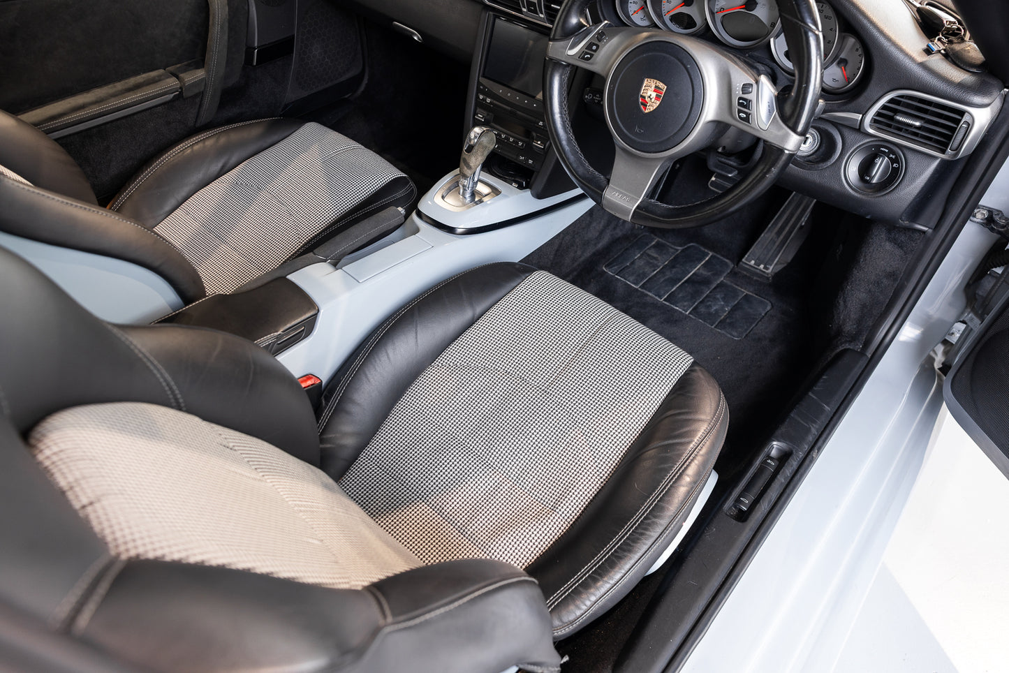 2011 Porsche 997.2 Carrera S - Sport Classic Tribute - 52 800kms