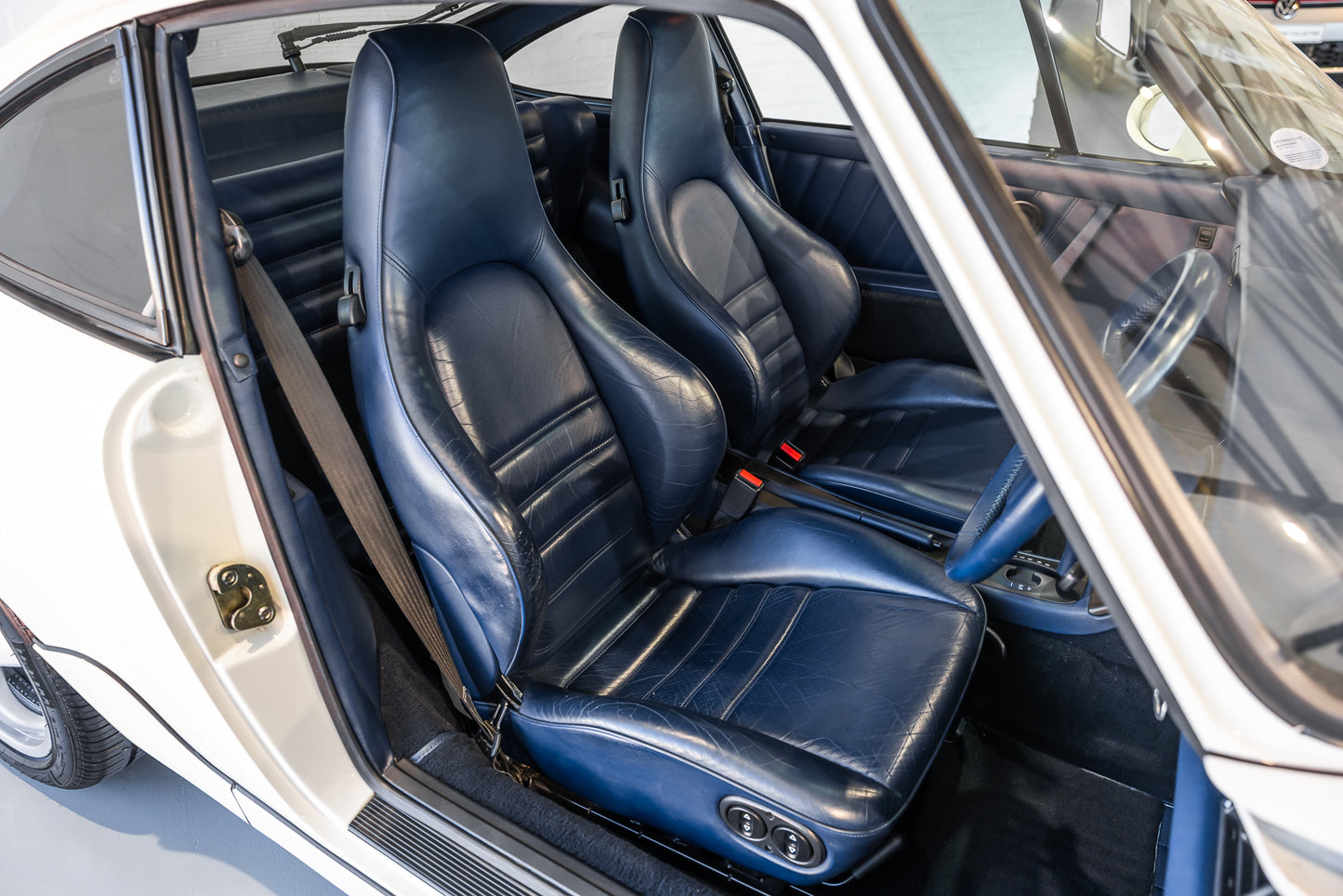 1994 Porsche 964 Carrera 2 Tip Tronic - 50 216kms