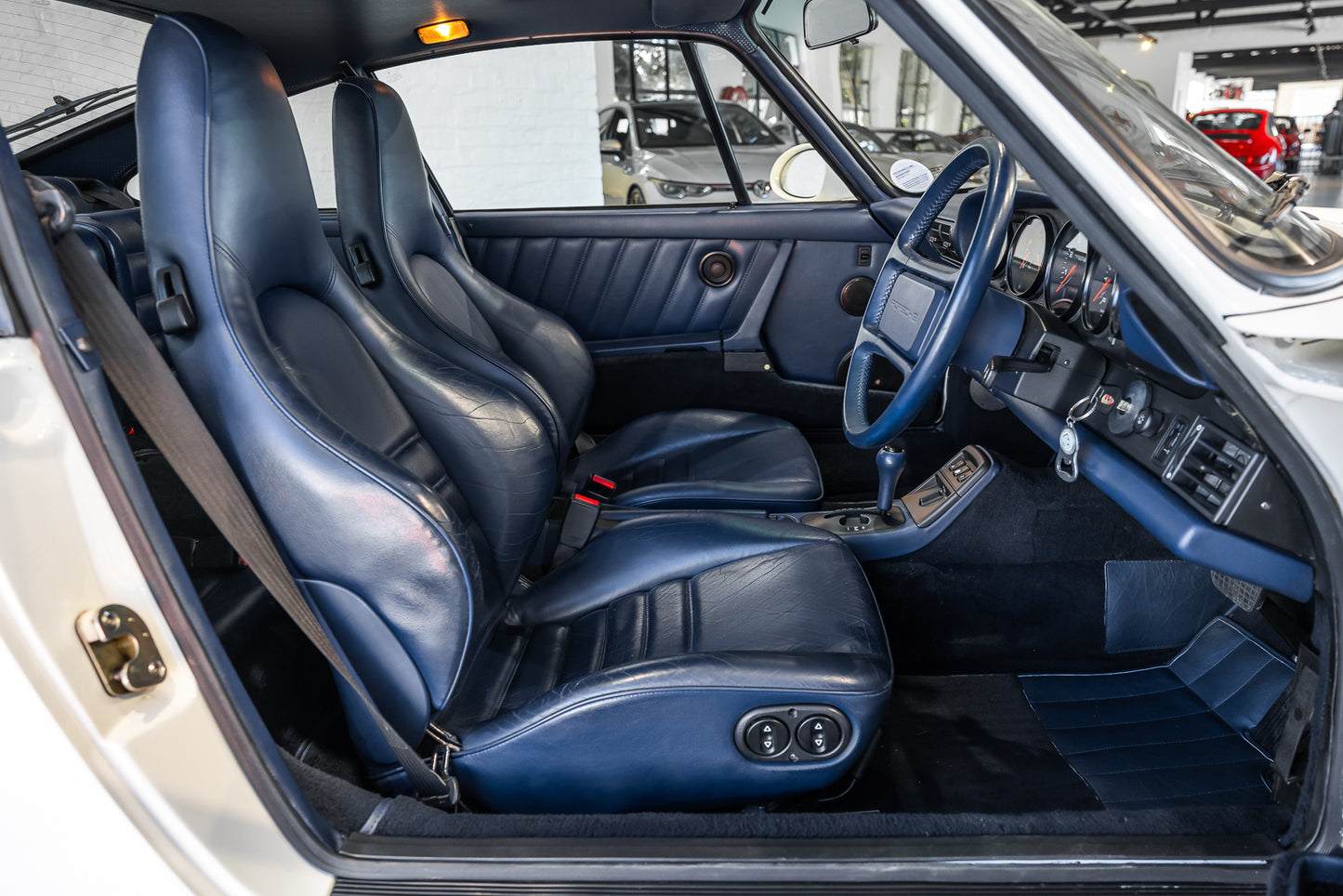 1994 Porsche 964 Carrera 2 Tip Tronic - 50 216kms