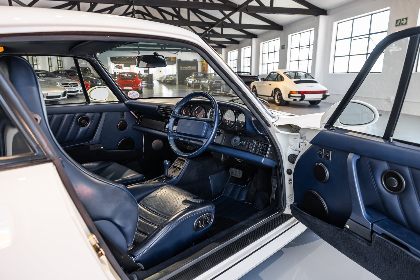1994 Porsche 964 Carrera 2 Tip Tronic - 50 216kms