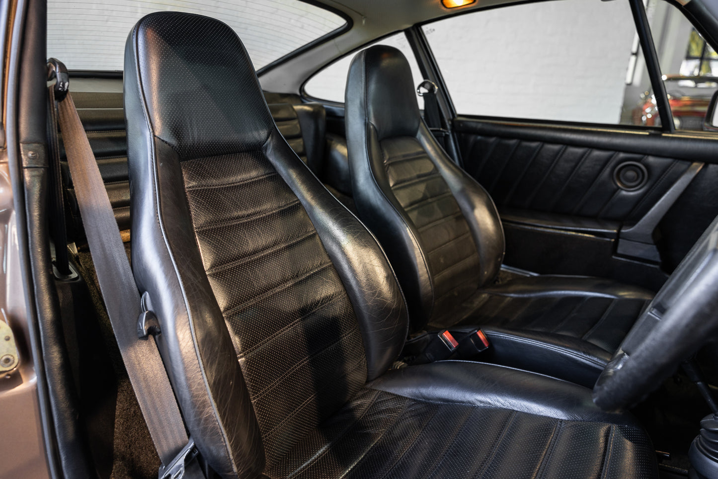 1983 Porsche 911 SC Coupe - 383 600kms