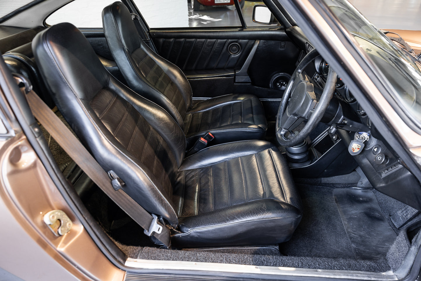 1983 Porsche 911 SC Coupe - 383 600kms