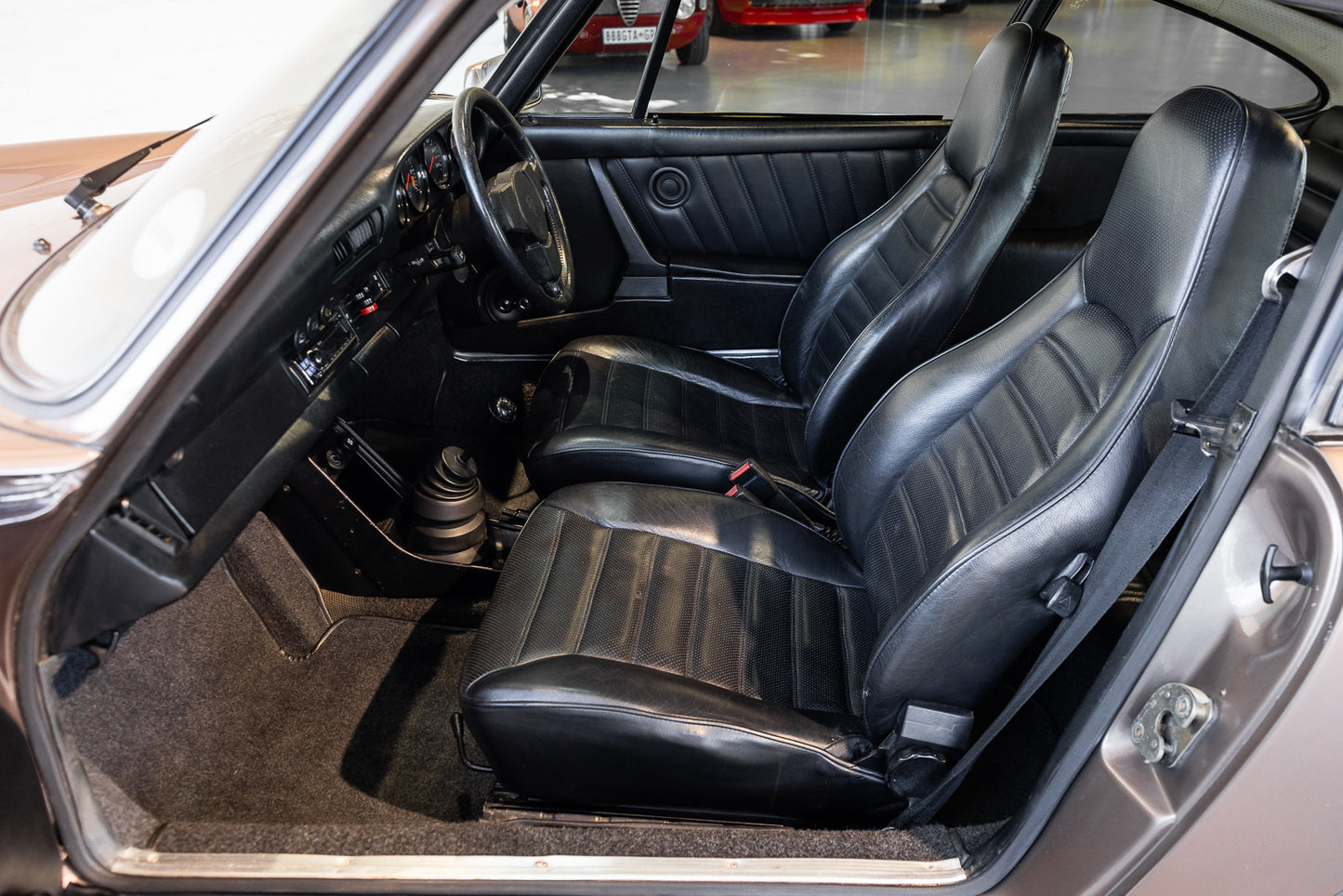 1983 Porsche 911 SC Coupe - 383 600kms