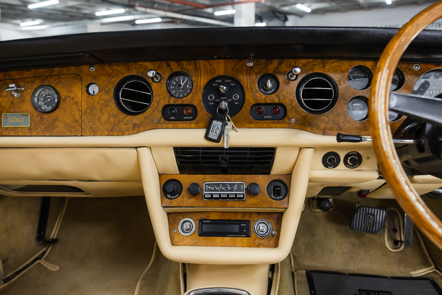 1971 Rolls Royce Corniche Convertible - 35 972 Miles Showing