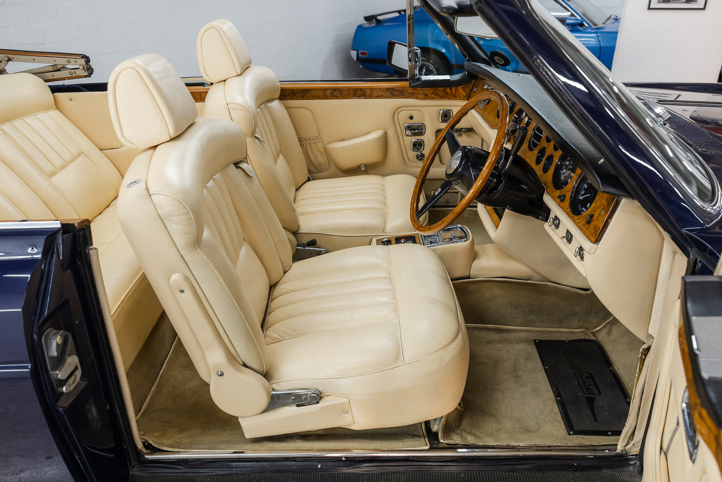 1971 Rolls Royce Corniche Convertible - 35 972 Miles Showing