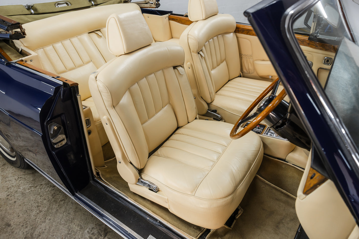 1971 Rolls Royce Corniche Convertible - 35 972 Miles Showing