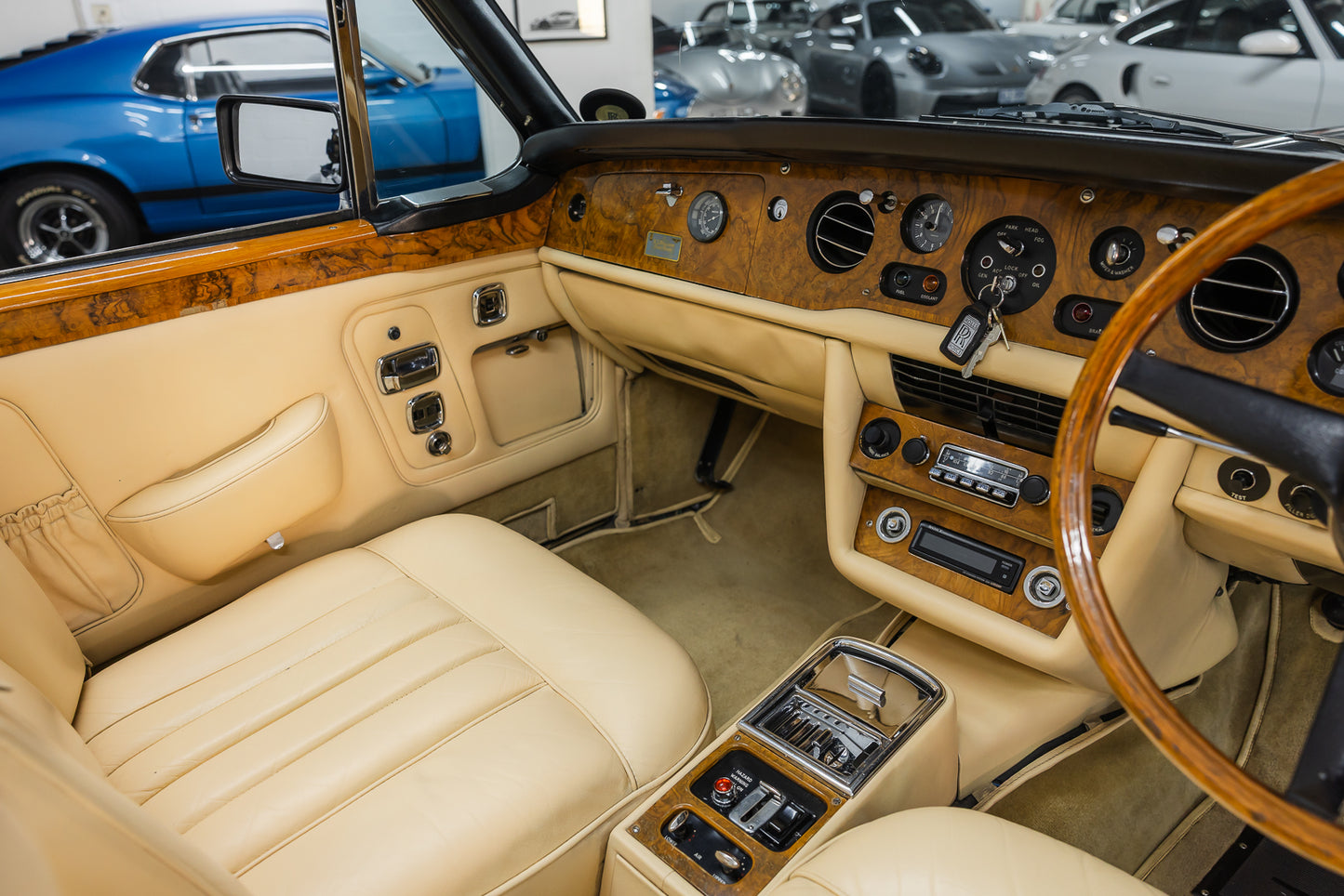 1971 Rolls Royce Corniche Convertible - 35 972 Miles Showing