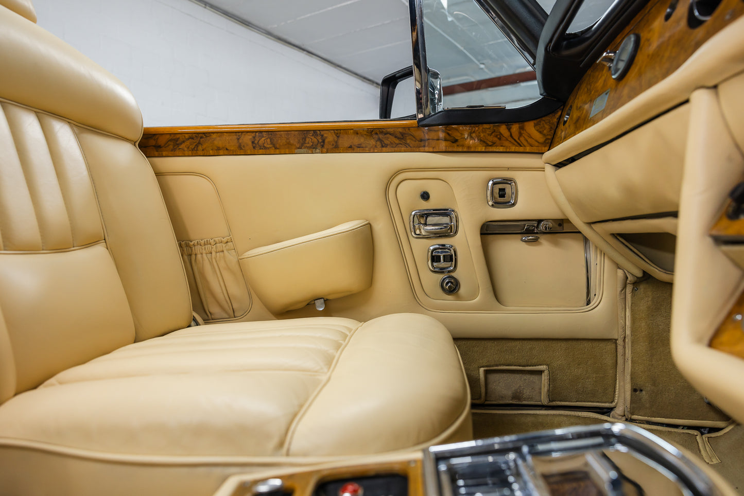 1971 Rolls Royce Corniche Convertible - 35 972 Miles Showing