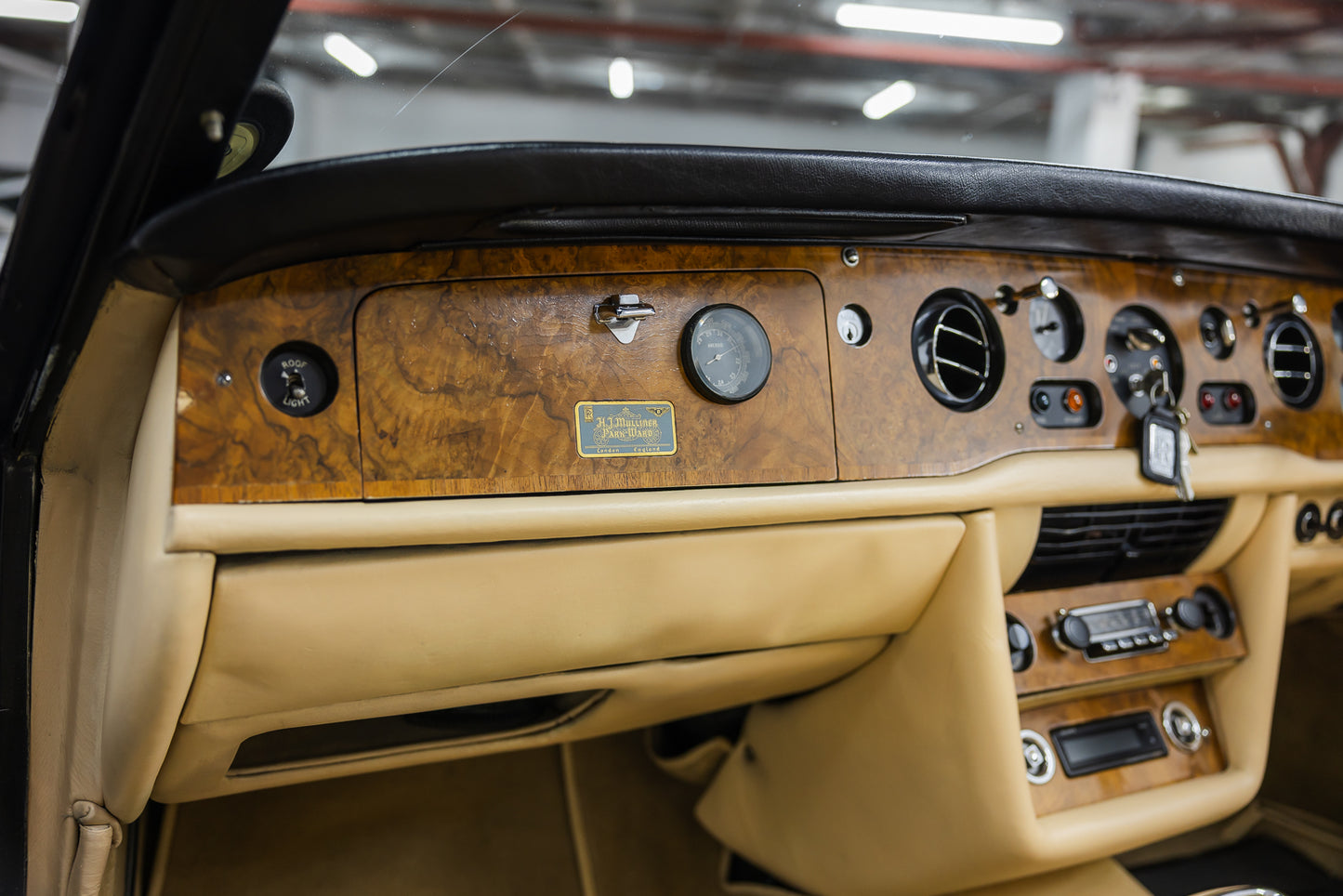 1971 Rolls Royce Corniche Convertible - 35 972 Miles Showing