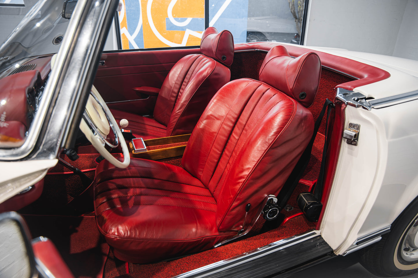1970 Mercedes Pagoda 280SL - LHD - Manual - 42 542kms showing