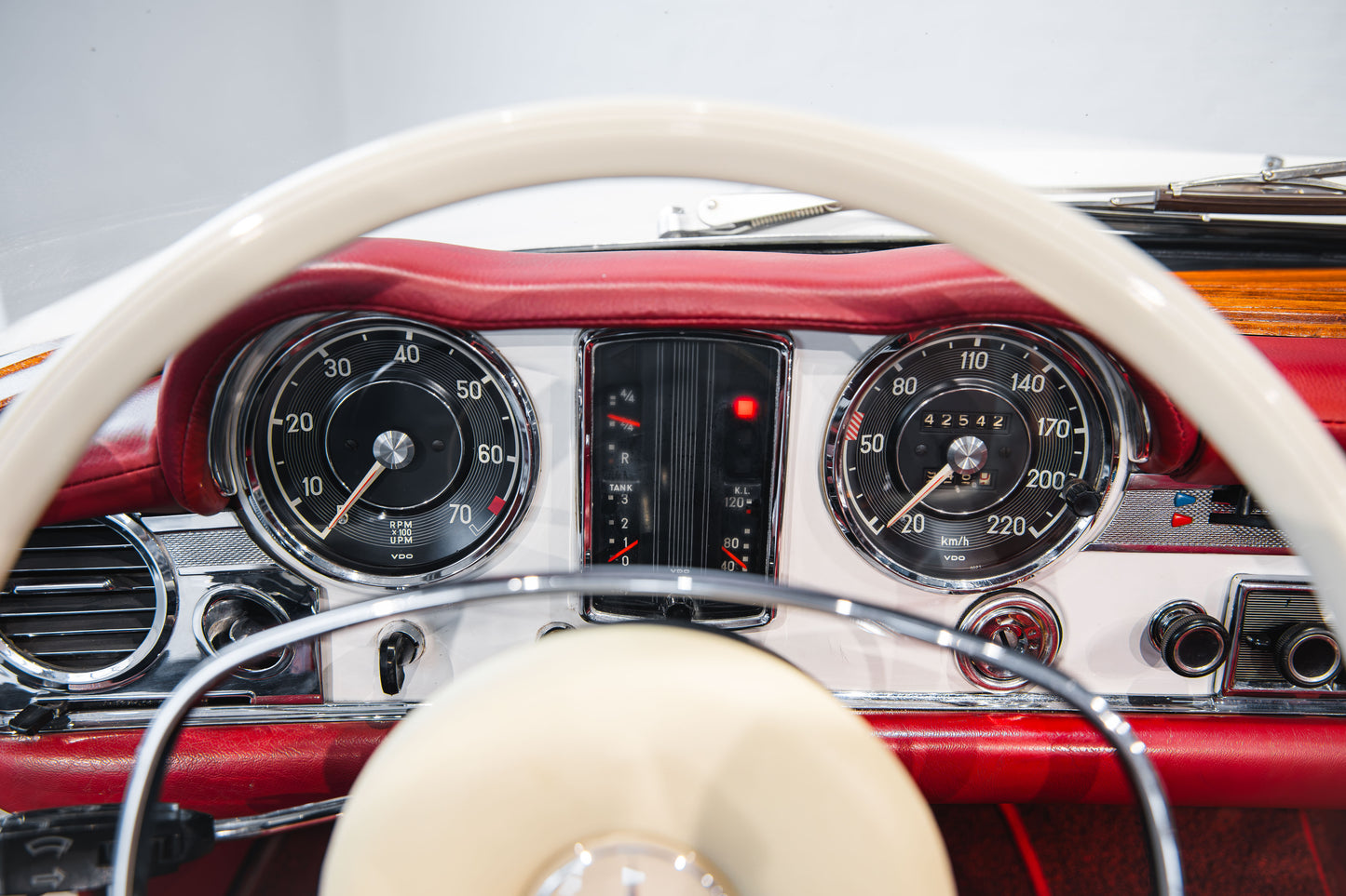 1970 Mercedes Pagoda 280SL - LHD - Manual - 42 542kms showing