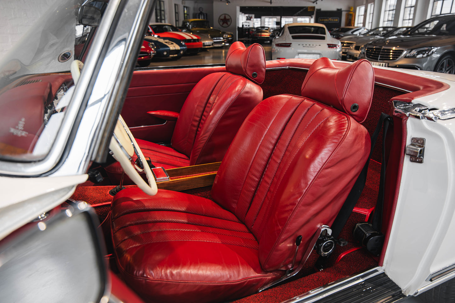 1970 Mercedes Pagoda 280SL - LHD - Manual - 42 542kms showing