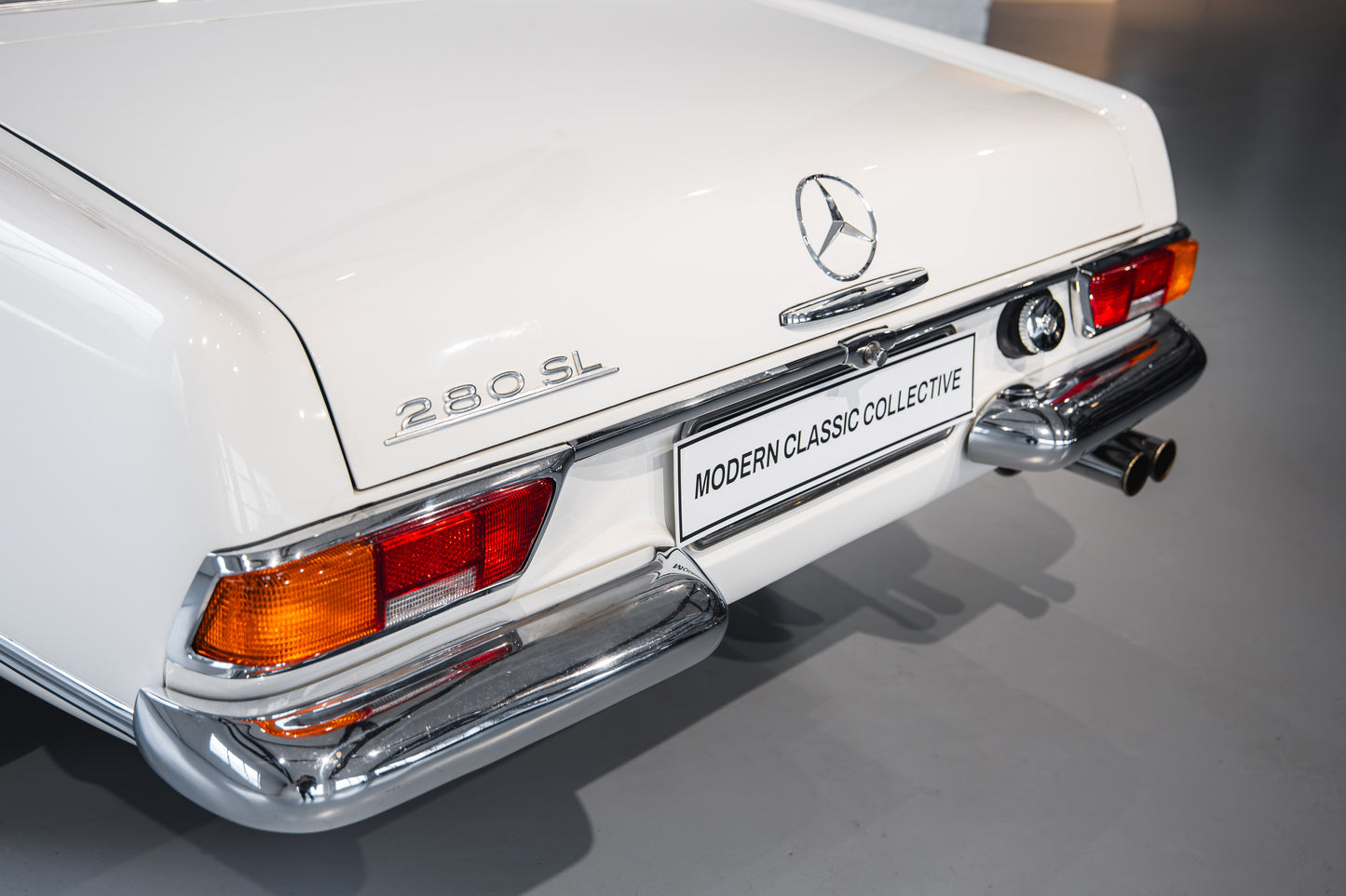 1970 Mercedes Pagoda 280SL - LHD - Manual - 42 542kms showing