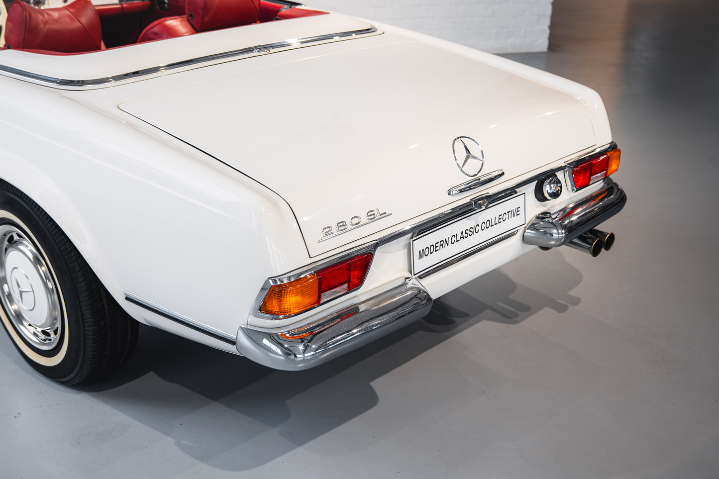 1970 Mercedes Pagoda 280SL - LHD - Manual - 42 542kms showing