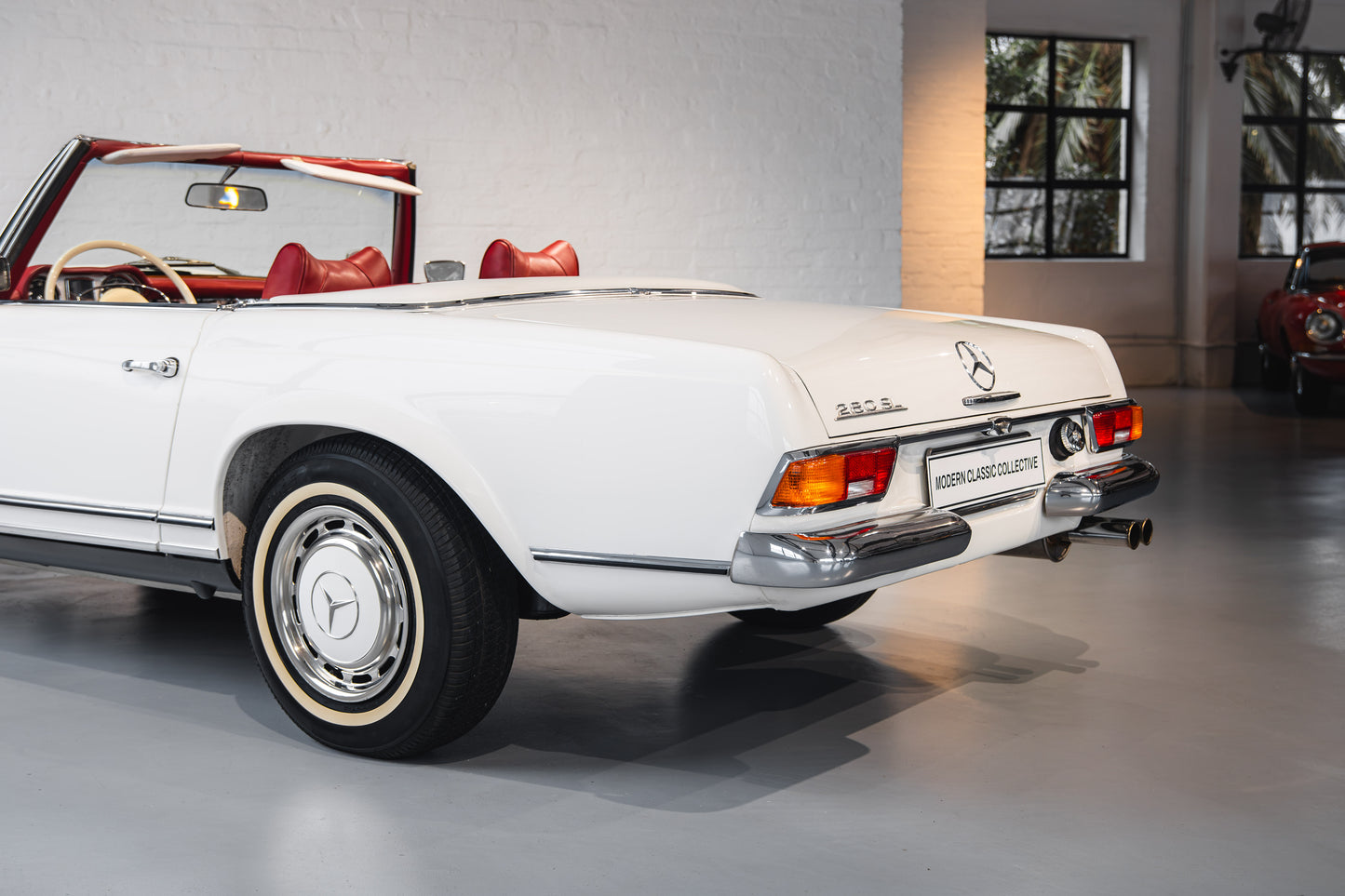 1970 Mercedes Pagoda 280SL - LHD - Manual - 42 542kms showing