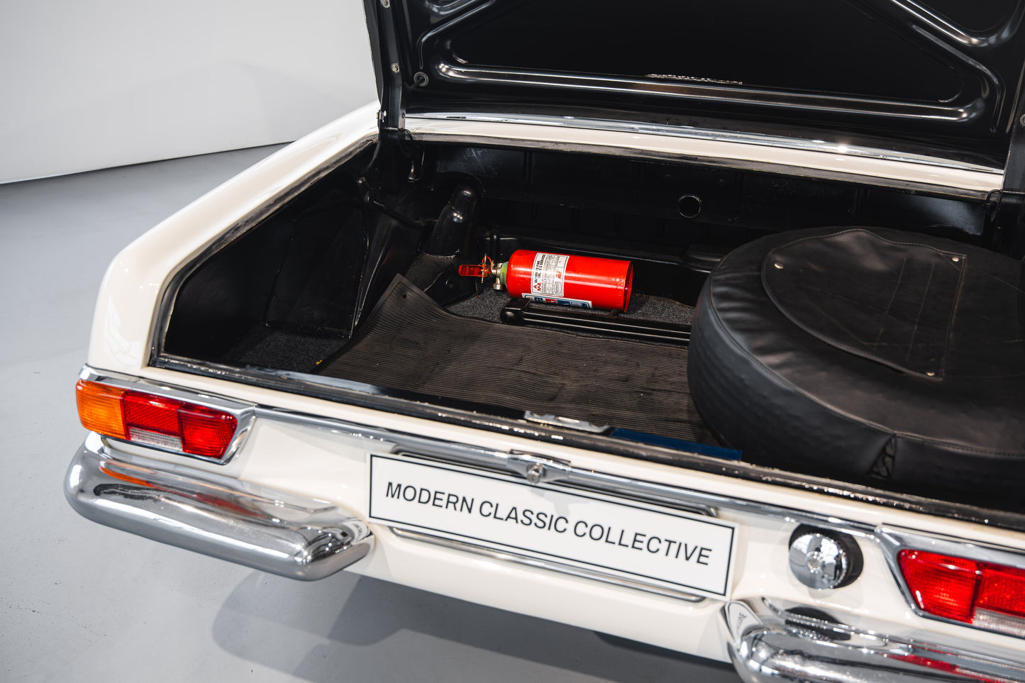 1970 Mercedes Pagoda 280SL - LHD - Manual - 42 542kms showing