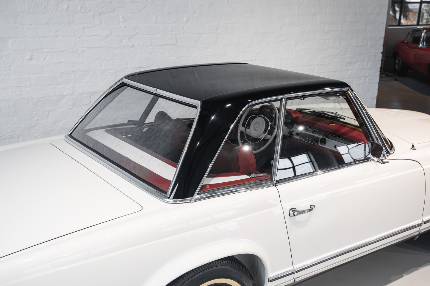 1970 Mercedes Pagoda 280SL - LHD - Manual - 42 542kms showing