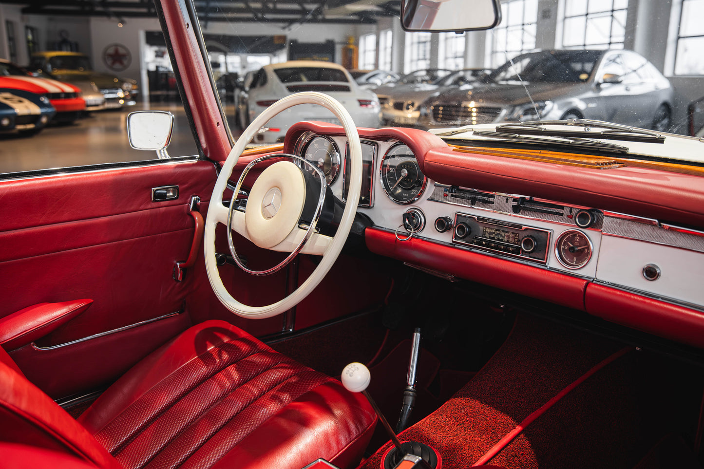 1970 Mercedes Pagoda 280SL - LHD - Manual - 42 542kms showing